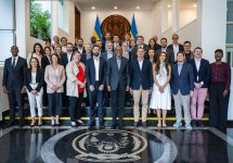 Kagame Hosts International Dialog Group to Discuss Rwanda's Development Progress