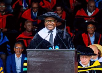 Premier Urges Graduates to Drive a Knowledge-Based Economy